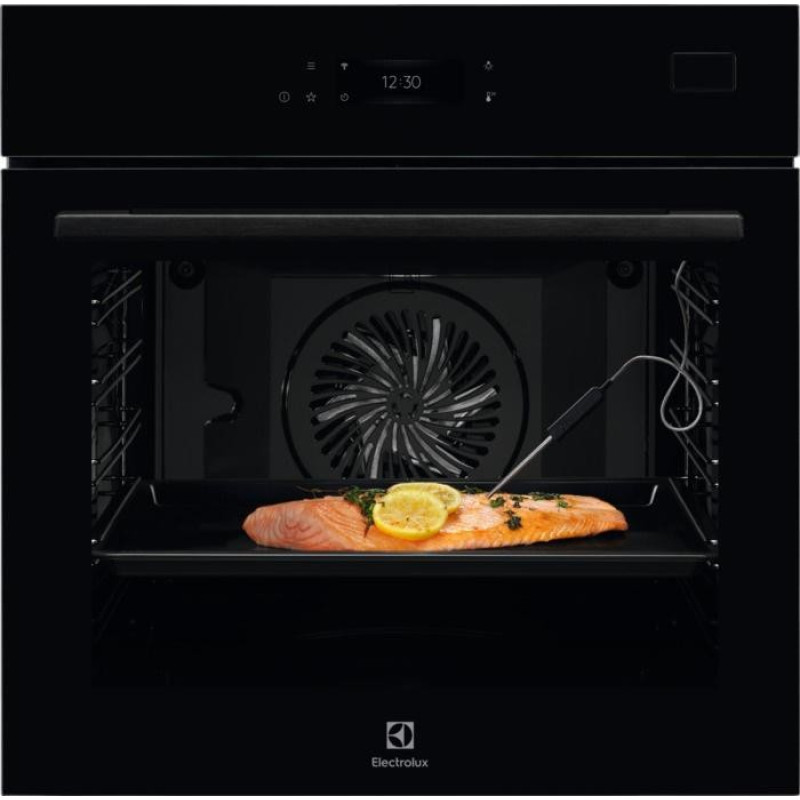 Electrolux Built-in oven with SteamBoost, EOB8S39WZ.
